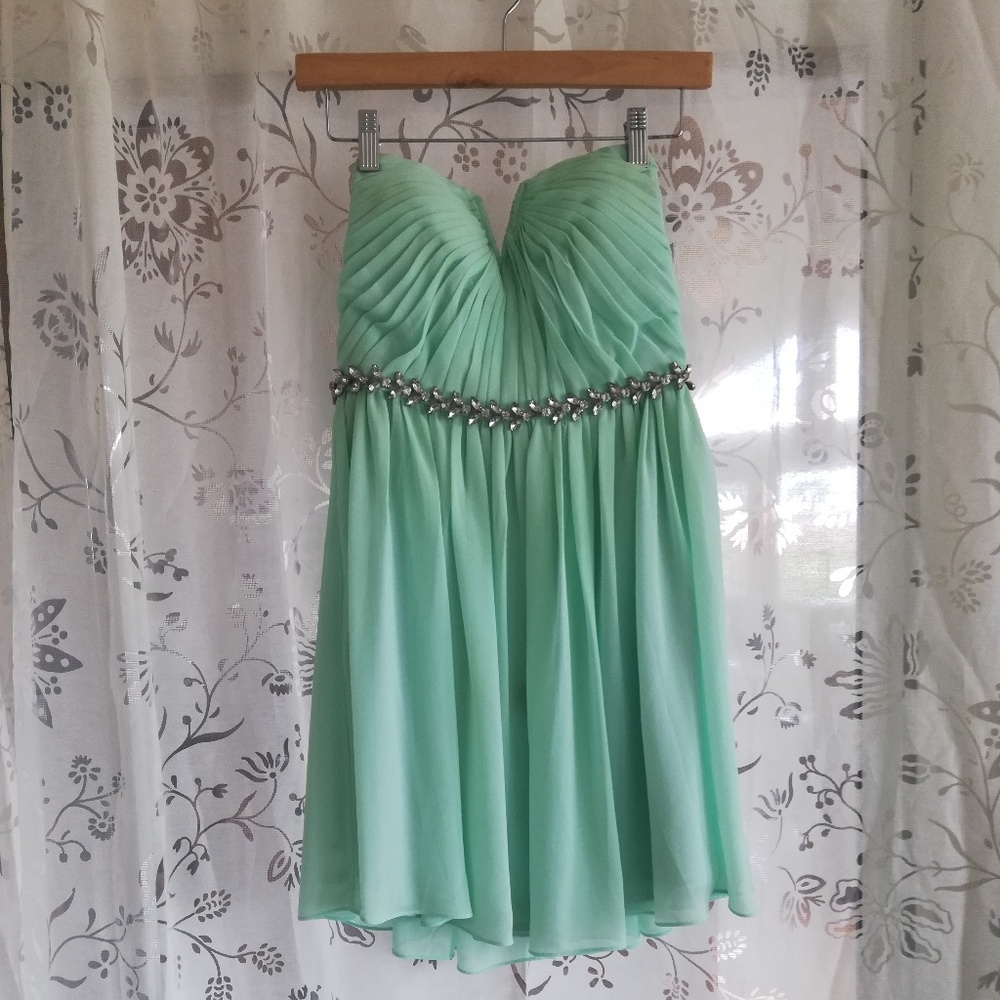 Adorable Mint Green HoCo Dress, Strapless